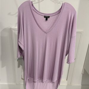 Express Women's Soft Lilac V-Neck Tee